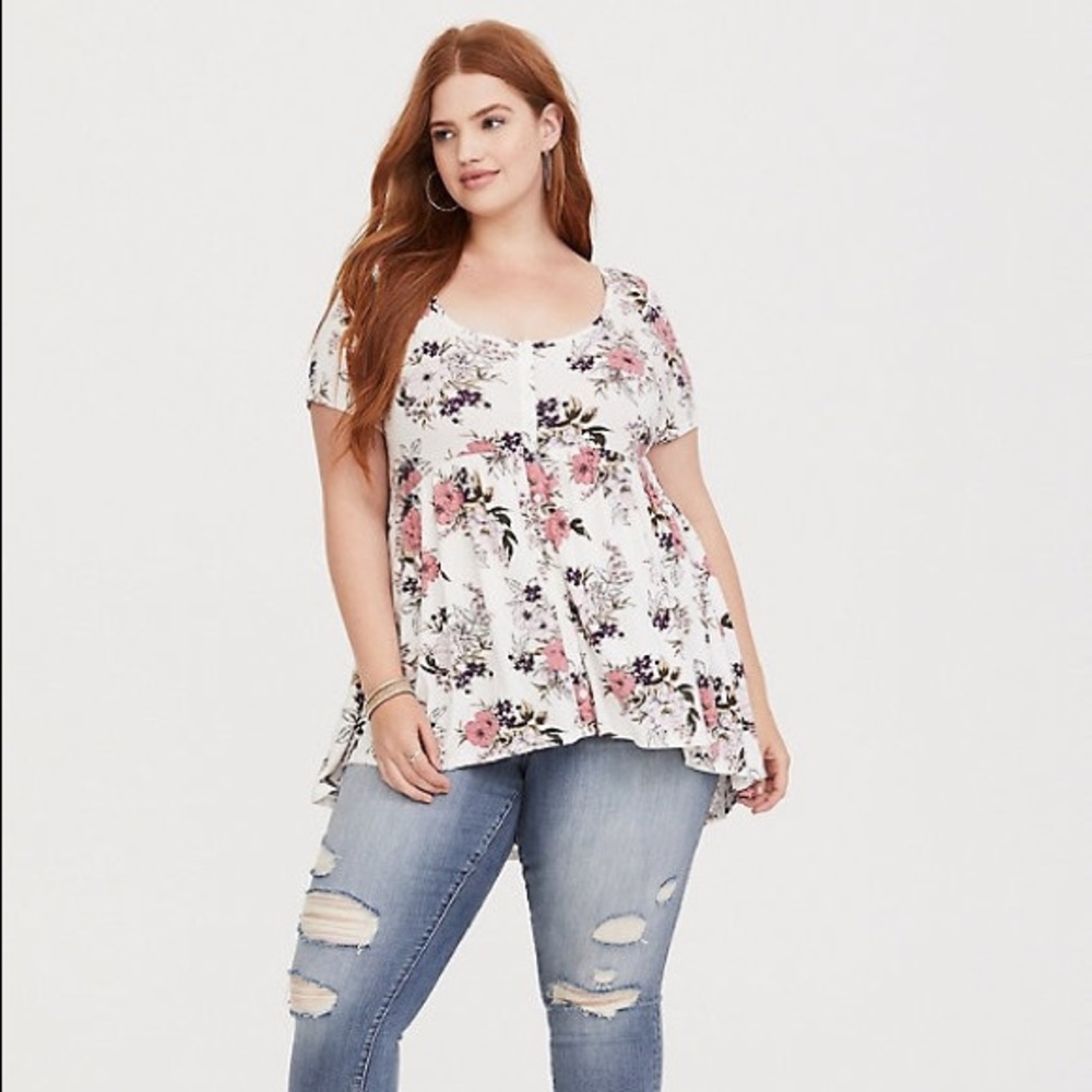 Super Soft White Floral Tee Torrid